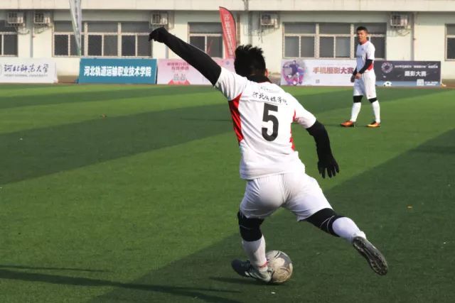 狄龙-布鲁克斯续签太阳 达成3年7300万美元合约